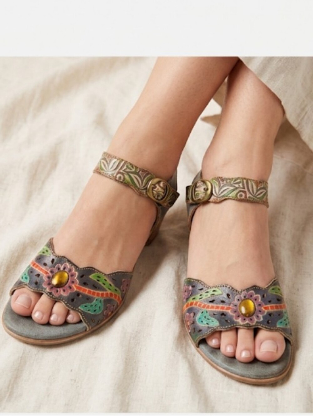 L'Artiste by Springstep Blue Multicolor Floral Sandals Size 6